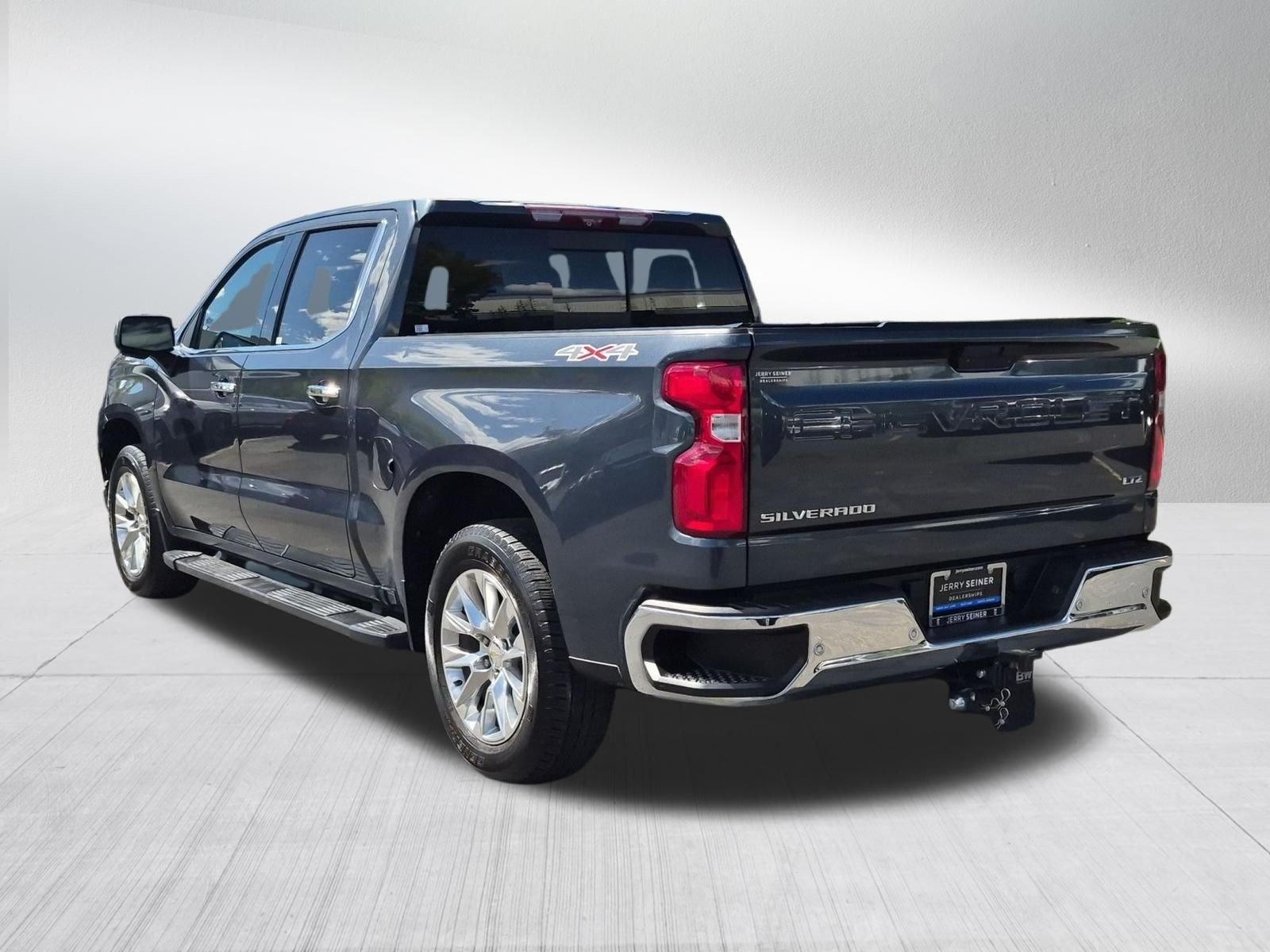 Certified 2021 Chevrolet Silverado 1500 LTZ w/ LTZ Premium Package AWD/4WD image 4