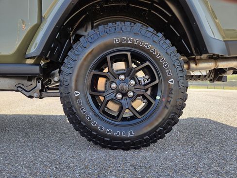 New 2026 Jeep Gladiator Sport AWD/4WD image 9