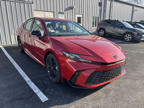 New 2026 Toyota Camry Hybrid image 1