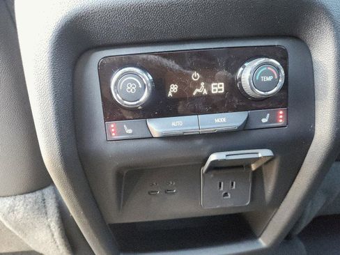 New 2026 Chevrolet Traverse RS image 25