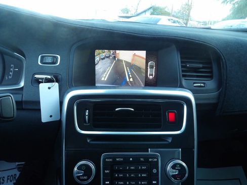 Used 2017 Volvo S60 T6 R-Design Platinum image 7