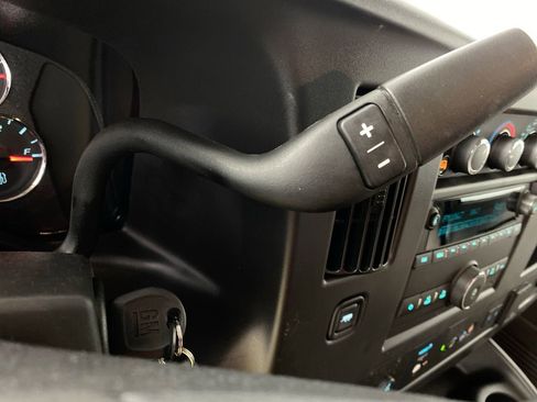 New 2025 GMC Savana 3500 Extended w/ Driver Convenience Package image 19