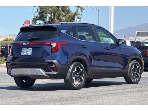 Used 2024 Kia Seltos EX FWD image 4