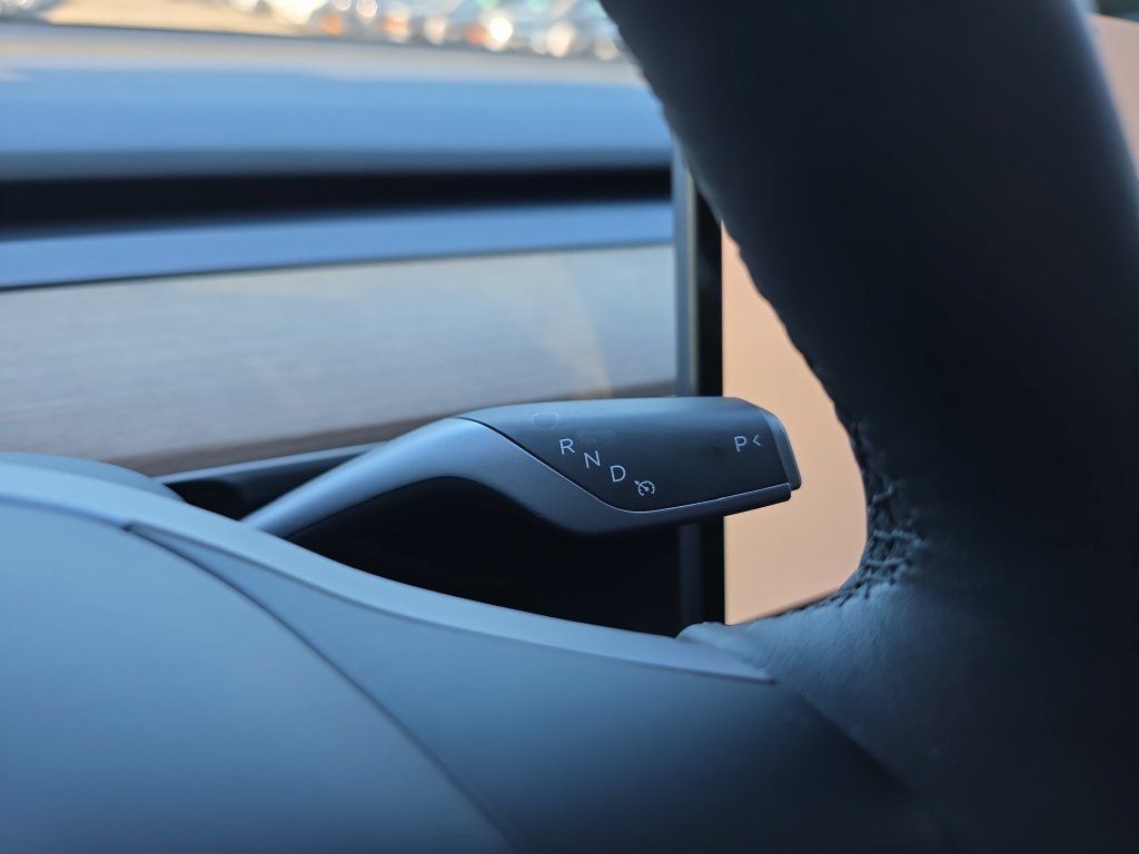 Used 2024 Tesla Model Y Long Range AWD/4WD image 34