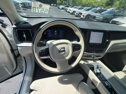 Certified 2023 Volvo XC60 B5 Ultimate w/ Protection Package Premier FWD image 28