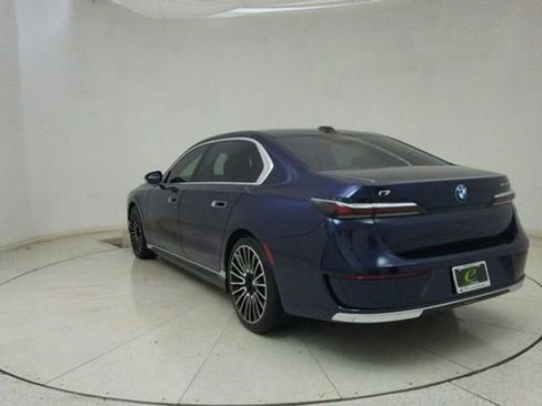 Used 2025 BMW i7 eDrive50 w/ Executive Package image 69