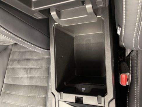 Used 2025 Mitsubishi Outlander SE image 11