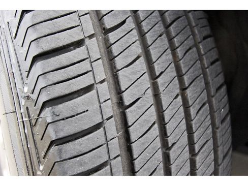 Used 2023 Chrysler Pacifica Touring-L image 32