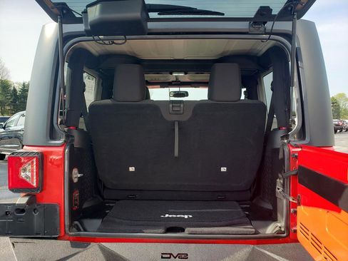 Used 2015 Jeep Wrangler Sport image 5