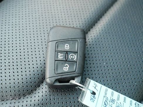 Certified 2023 Volkswagen Tiguan SEL R-Line AWD/4WD image 38