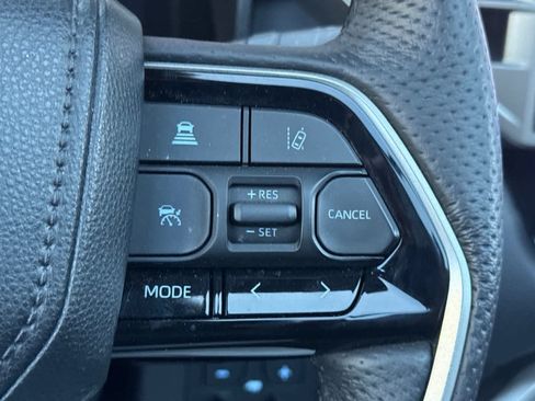 Used 2024 Toyota Tundra Limited AWD/4WD image 27
