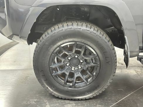 Used 2019 Toyota 4Runner SR5 AWD/4WD image 24