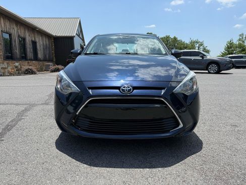 Used 2017 Toyota Yaris iA FWD image 9