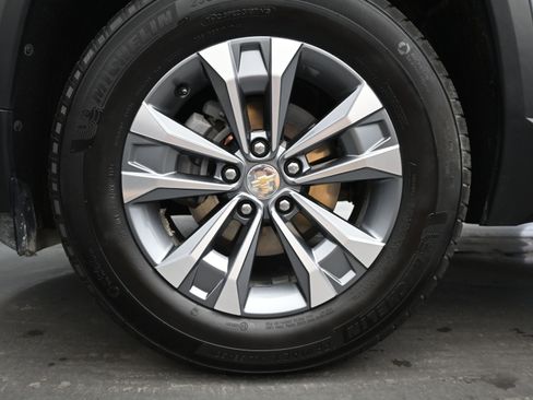 Used 2025 Chevrolet Equinox LT AWD/4WD image 11