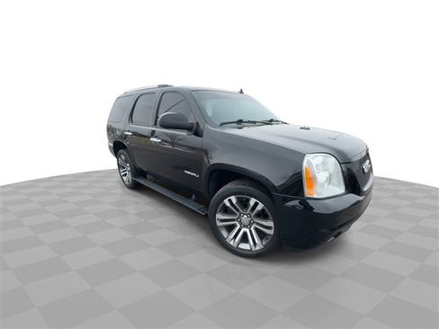 Used 2014 GMC Yukon Denali image 2