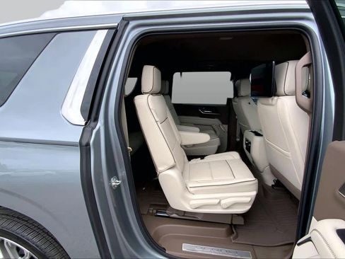 Used 2025 GMC Yukon XL Denali w/ Denali Reserve Package AWD/4WD image 20