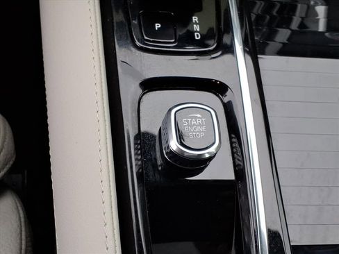 Certified 2025 Volvo S60 T8 Ultra w/ Climate Package image 26