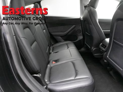 Used 2021 Tesla Model Y Long Range AWD/4WD image 17