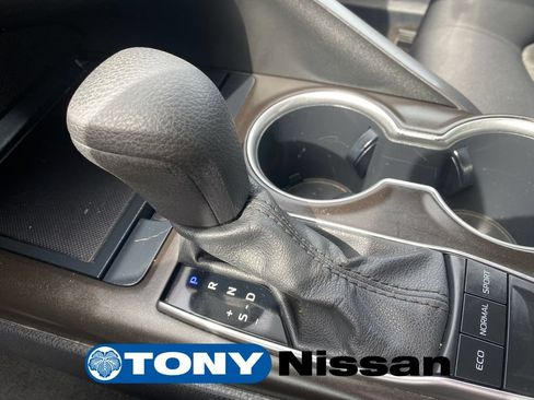 Used 2022 Toyota Camry LE FWD image 35