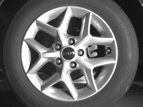 Used 2025 Kia Soul LX w/ LX Technology Package FWD image 17