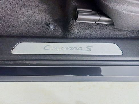 Certified 2023 Porsche Cayenne S AWD/4WD image 10