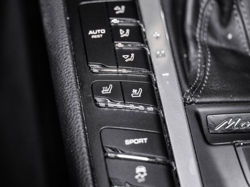 Used 2021 Porsche Macan S image 48