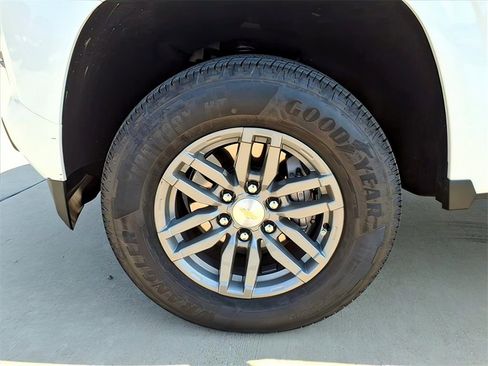 Used 2024 Chevrolet Colorado LT w/ LT Convenience Package II image 22