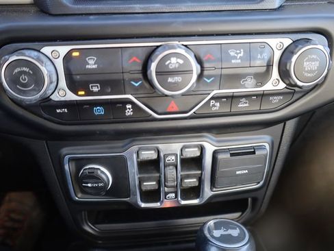 Used 2021 Jeep Wrangler Unlimited Sahara AWD/4WD image 36