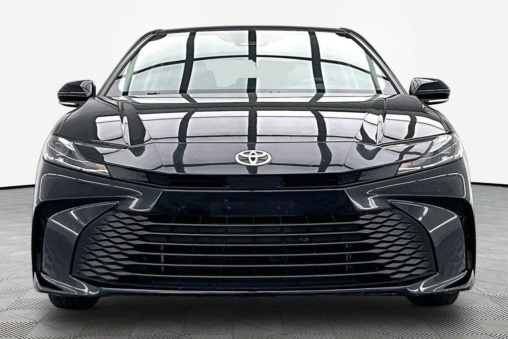 Used 2025 Toyota Camry LE FWD image 3