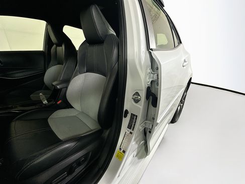 Used 2023 Toyota Corolla XSE FWD image 12