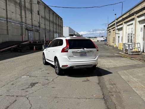Used 2017 Volvo XC60 T6 Dynamic w/ Preferred Option Package AWD/4WD image 8