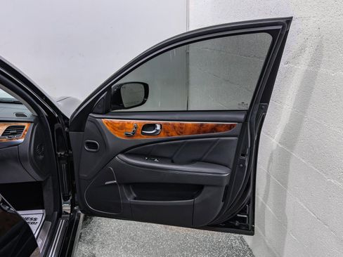 Used 2014 Hyundai Equus Signature image 23