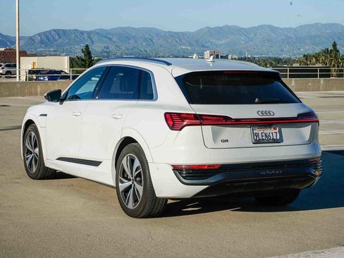 Used 2024 Audi Q8 e-tron Premium Plus w/ Premium Plus Package image 2