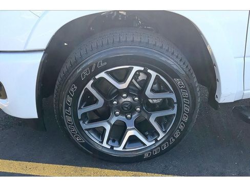 Used 2025 RAM 1500 Laramie w/ Sport Appearance Package AWD/4WD image 10