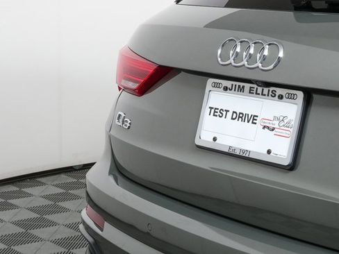 Used 2022 Audi Q3 2.0T Premium w/ Convenience Package image 34