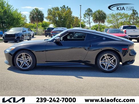 Used 2024 Nissan Z Sport w/ Floor Mat Package image 5