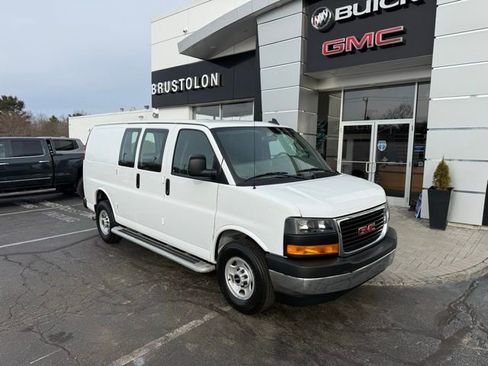 Used 2024 GMC Savana 2500 w/ Driver Convenience Package image 2