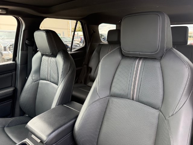 Used 2025 Toyota 4Runner Limited w/ Tow Technology Package AWD/4WD image 15