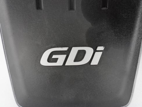 Used 2015 Hyundai Santa Fe GLS image 40