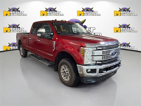 Used 2019 Ford F250 XLT w/ XLT Premium Package image 3