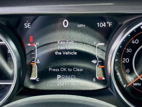 Used 2023 Jeep Wrangler Unlimited Sahara AWD/4WD image 13