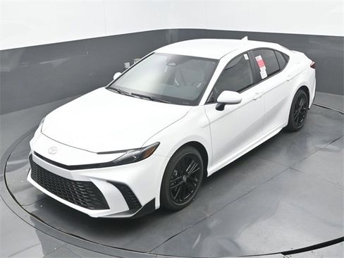 New 2026 Toyota Camry SE image 30