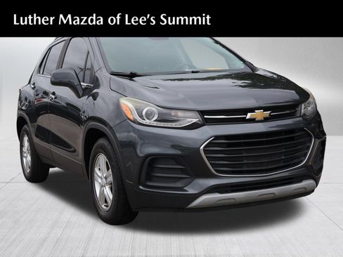 Used 2018 Chevrolet Trax LT w/ LT Convenience Package FWD image 1