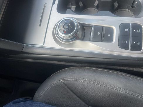 Used 2020 Ford Explorer XLT image 17