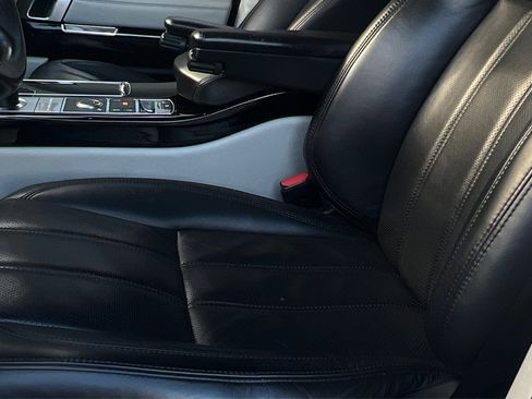 Used 2016 Land Rover Range Rover HSE image 11