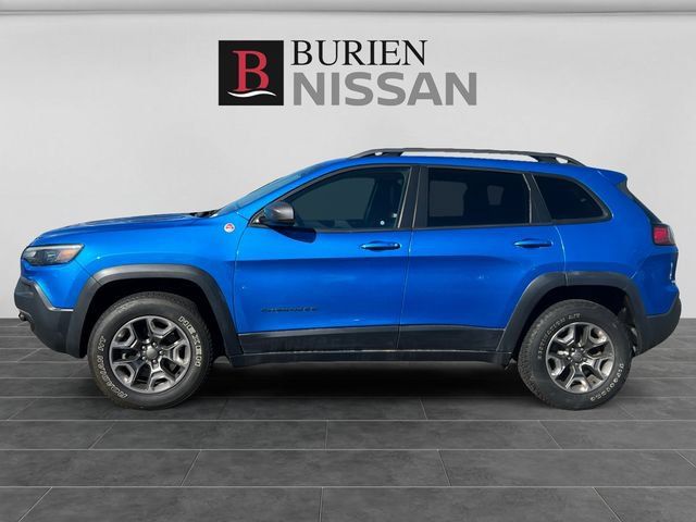 Used 2019 Jeep Cherokee Trailhawk AWD/4WD image 2