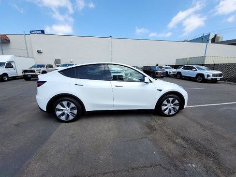 Used 2023 Tesla Model Y Long Range AWD/4WD image 9