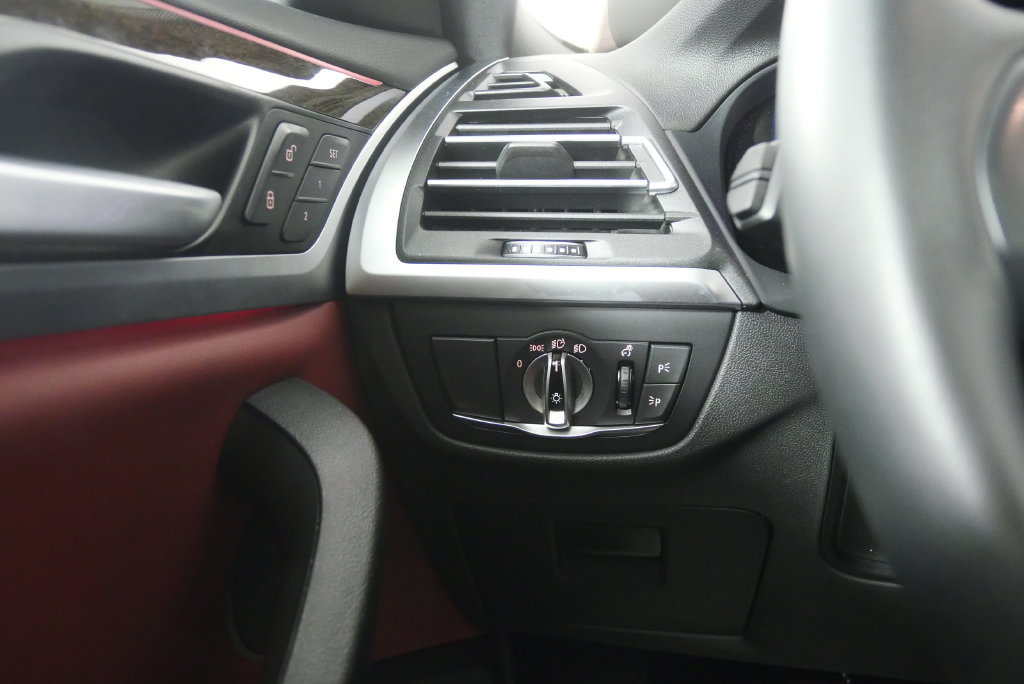 Certified 2025 BMW X4 xDrive30i AWD/4WD image 21