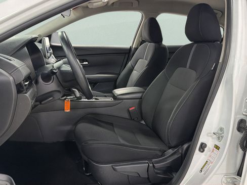 Used 2025 Nissan Sentra SV FWD image 16