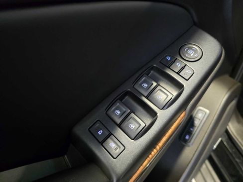 Used 2015 GMC Yukon Denali image 24